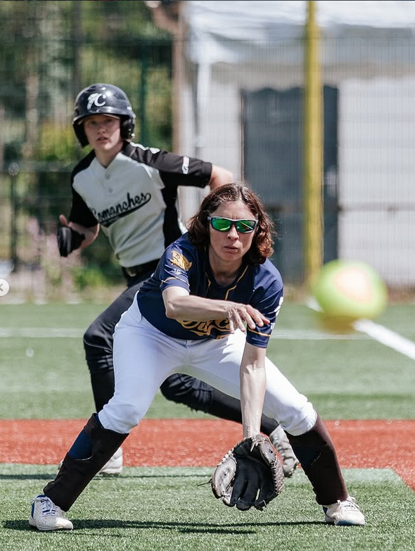 Action de jeu en softball chez les Wildcats